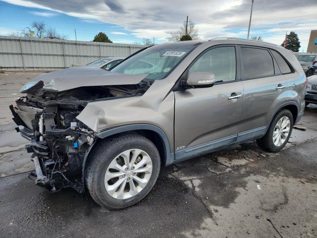 KIA SORENTO EX 2015 with VIN 5XYKUDA75FG598704 - Photo from auction