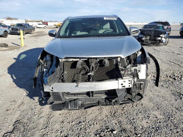 Photo 5 from auction – 2017 TOYOTA HIGHLANDER with VIN 5TDDZRFH2HS412390