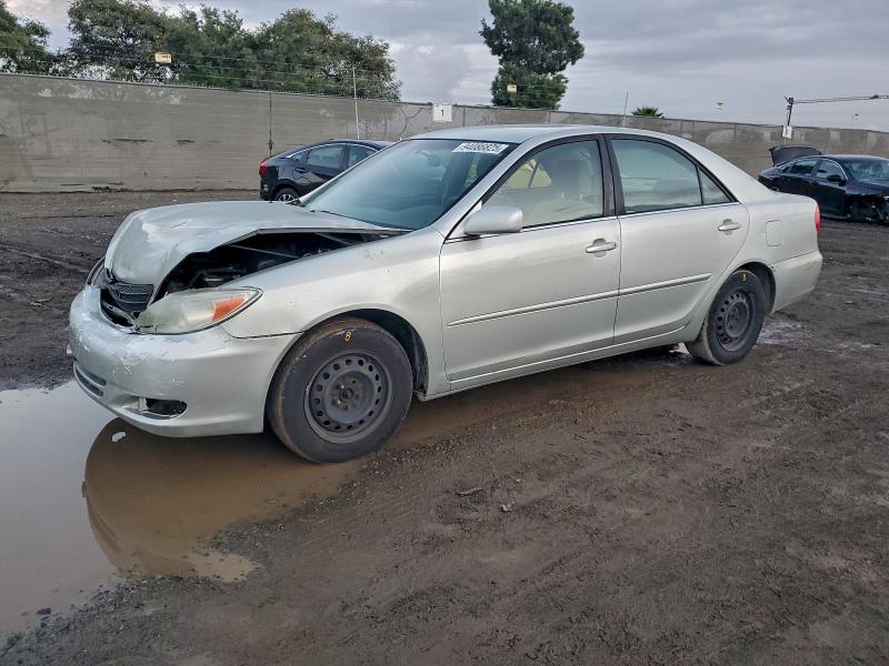 TOYOTA CAMRY LE 2002 with VIN JTDBE32KX20104976 - Photo from auction