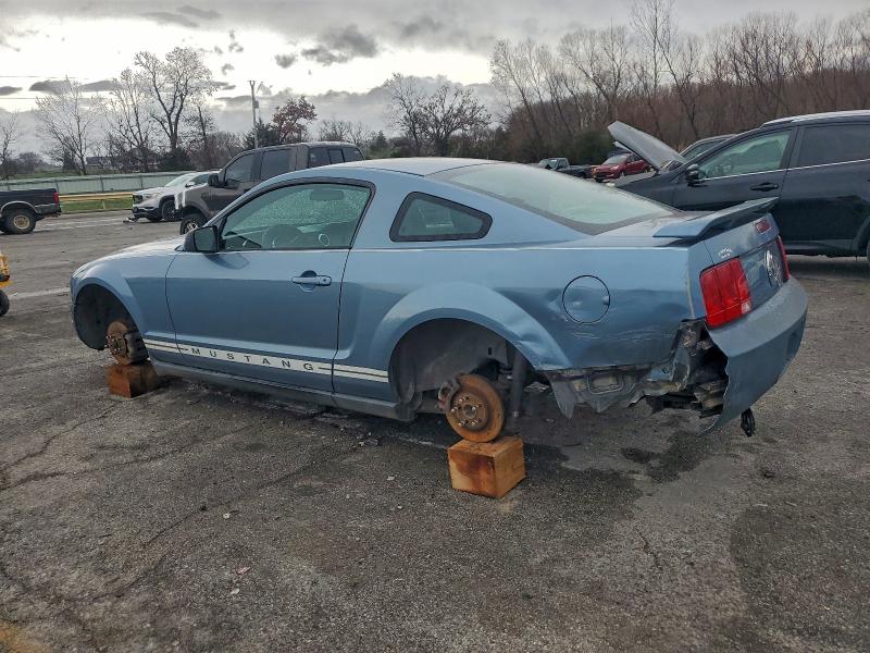 Photo 2 from auction – 2005 FORD MUSTANG with VIN 1ZVFT80N755128464