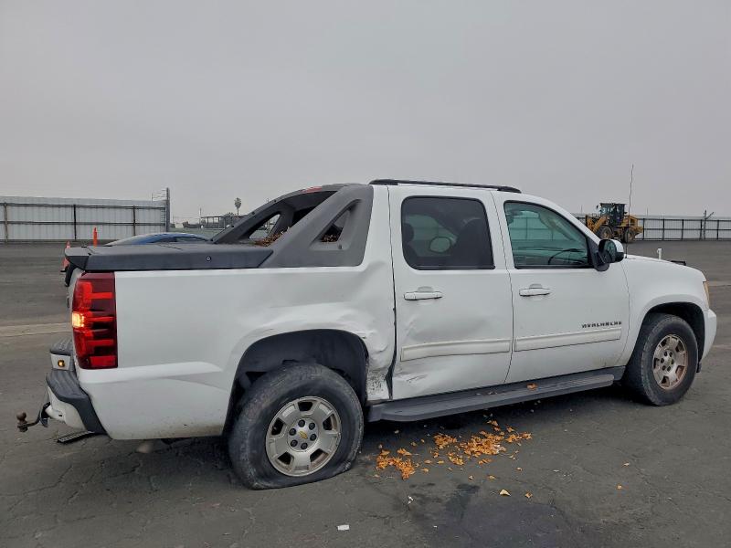 Photo 3 from auction – 2012 CHEVROLET AVALANCHE with VIN 3GNTKEE7XCG105808