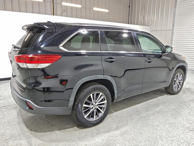 Photo 3 from auction – 2017 TOYOTA HIGHLANDER with VIN 5TDKZRFH4HS510392
