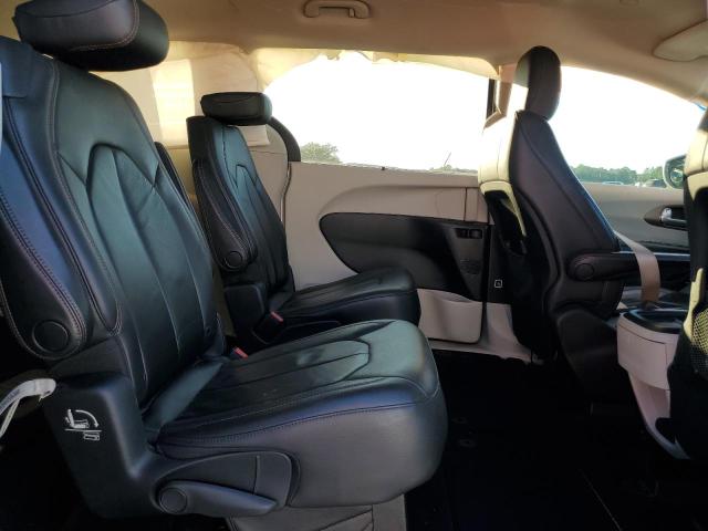 Photo 11 from auction – 2017 CHRYSLER PACIFICA T with VIN 2C4RC1BG2HR510236