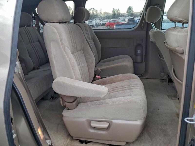 Photo 11 from auction – 2000 TOYOTA SIENNA LE with VIN 4T3ZF13C2YU270548