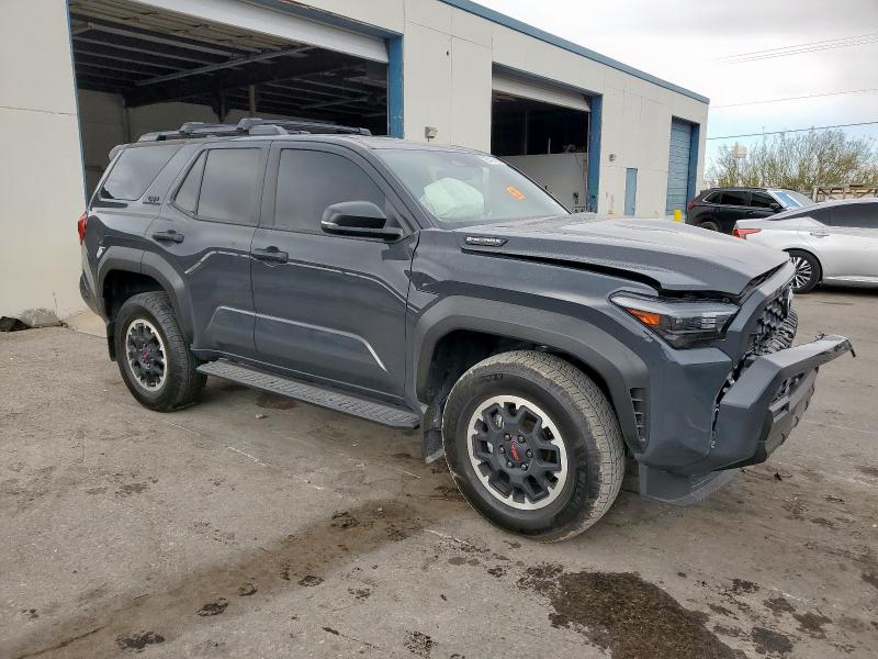 Photo 4 from auction – 2025 TOYOTA 4RUNNER with VIN JTEVB5BR3S5001959