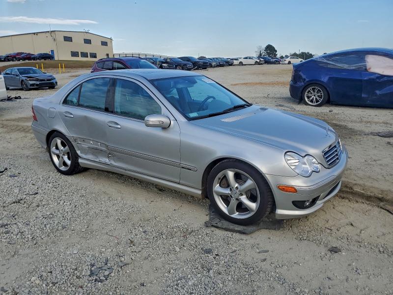 Photo 4 from auction – 2005 MERCEDES-BENZ C 320 with VIN WDBRF64J25F582780