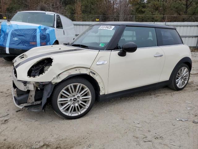 MINI COOPER S 2014 with VIN WMWXM7C57ET985516 - Photo from auction