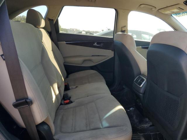 Photo 11 from auction – 2016 KIA SORENTO LX with VIN 5XYPG4A35GG096254