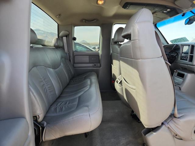 Photo 10 from auction – 2000 CHEVROLET SILVERADO with VIN 2GCEK19T3Y1199175