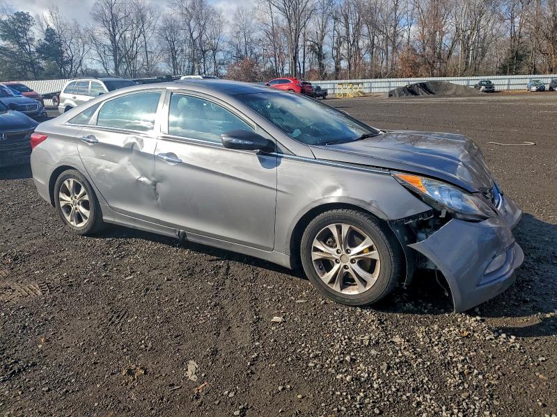 Photo 4 from auction – 2012 HYUNDAI SONATA SE with VIN 5NPEC4AC7CH390177