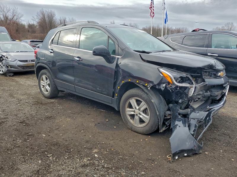 Photo 4 from auction – 2020 CHEVROLET TRAX 1LT with VIN KL7CJPSB2LB001755
