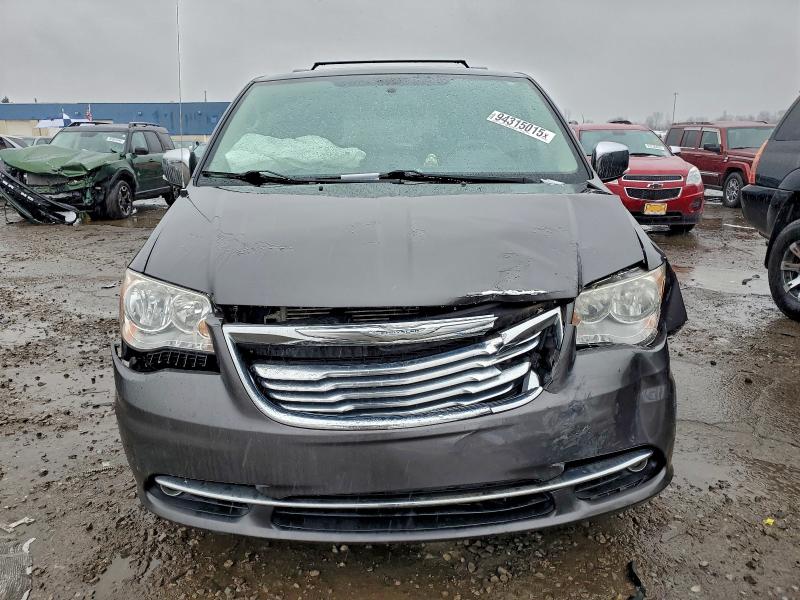 Photo 5 from auction – 2014 CHRYSLER TOWN & COU with VIN 2C4RC1CG7ER192303