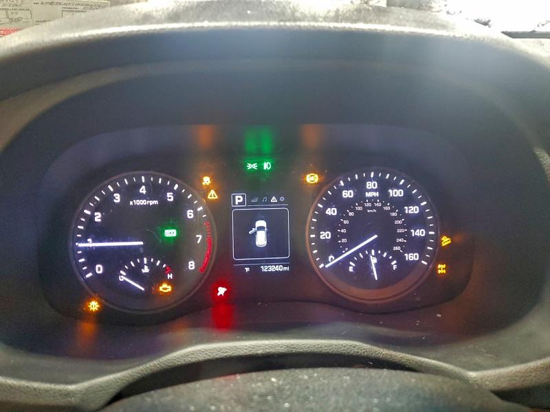 Photo 9 from auction – 2017 HYUNDAI TUCSON LIM with VIN KM8J3CA47HU572634