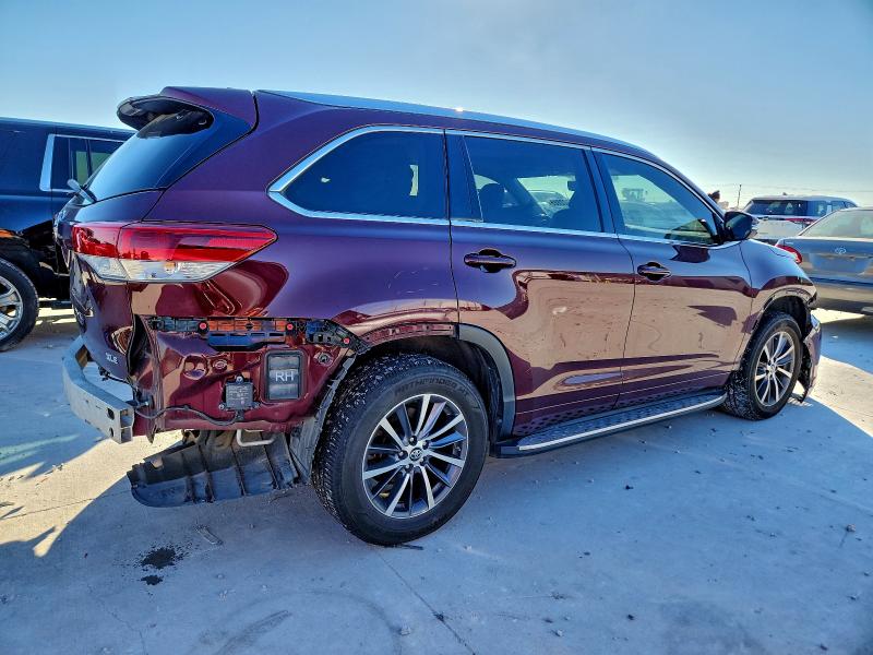Photo 3 from auction – 2018 TOYOTA HIGHLANDER with VIN 5TDKZRFH0JS273079