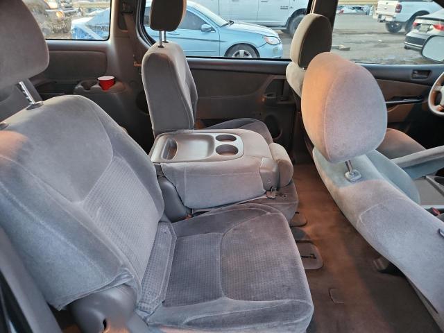 Photo 11 from auction – 2010 TOYOTA SIENNA CE with VIN 5TDKK4CC5AS304522