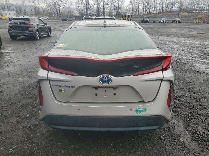 Photo 6 from auction – 2017 TOYOTA PRIUS PRIME with VIN JTDKARFPXH3016716