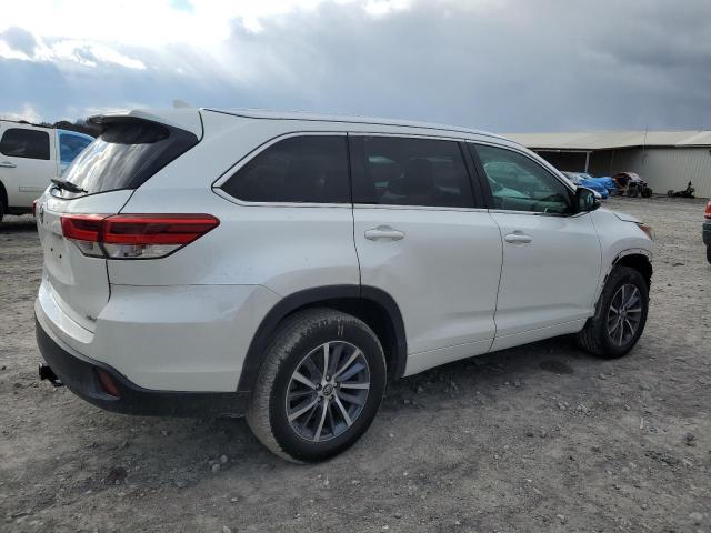 Photo 3 from auction – 2017 TOYOTA HIGHLANDER with VIN 5TDKZRFH2HS194054