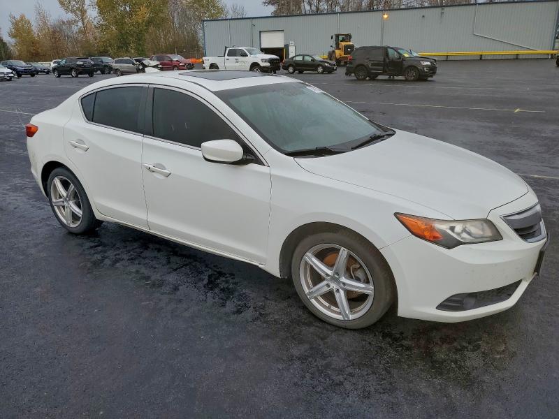 Photo 4 from auction – 2013 ACURA ILX 20 PRE with VIN 19VDE1F52DE013978