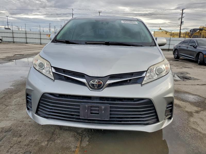 Photo 5 from auction – 2020 TOYOTA SIENNA LE with VIN 5TDKZ3DC2LS026556