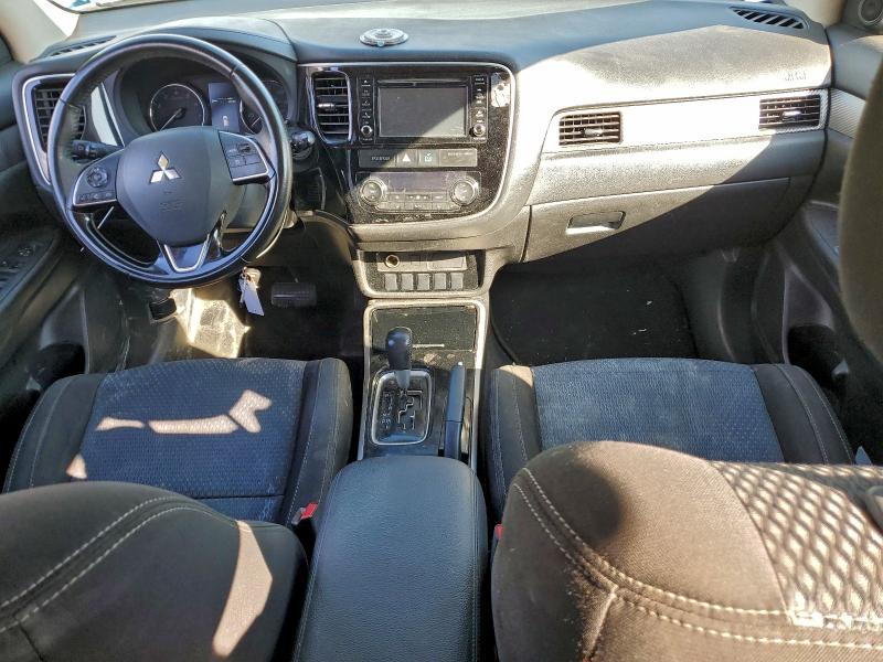 Photo 8 from auction – 2017 MITSUBISHI OUTLANDER with VIN JA4AD2A39HZ014946