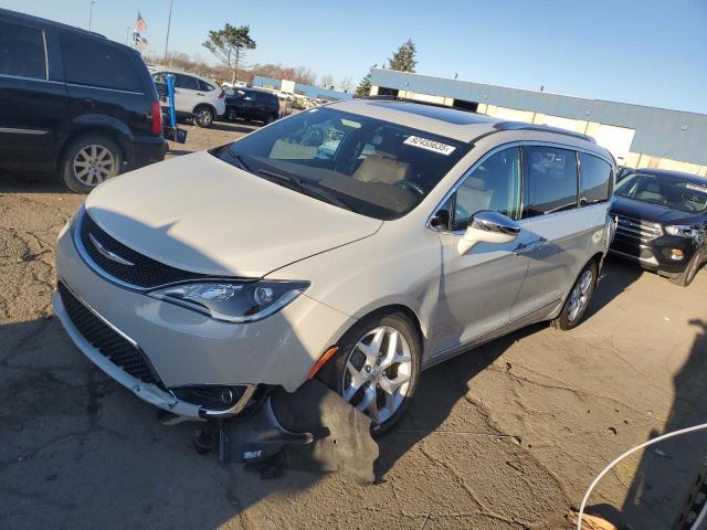 CHRYSLER PACIFICA L 2020 with VIN 2C4RC1GG2LR135692 - Photo from auction