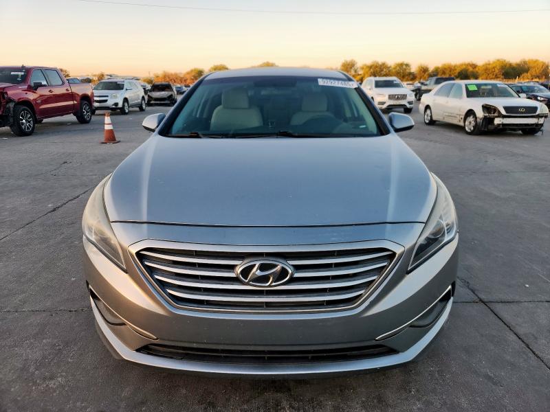 Photo 5 from auction – 2017 HYUNDAI SONATA SE with VIN 5NPE24AF2HH533587