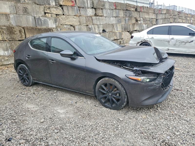 Photo 4 from auction – 2019 MAZDA 3 PREMIUM with VIN JM1BPANM9K1119538