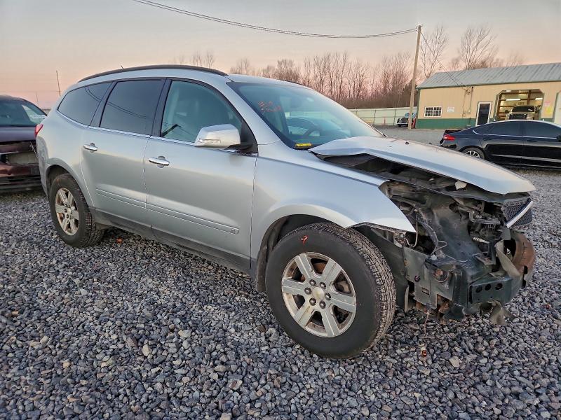 Photo 4 from auction – 2010 CHEVROLET TRAVERSE L with VIN 1GNLRGED0AS110325