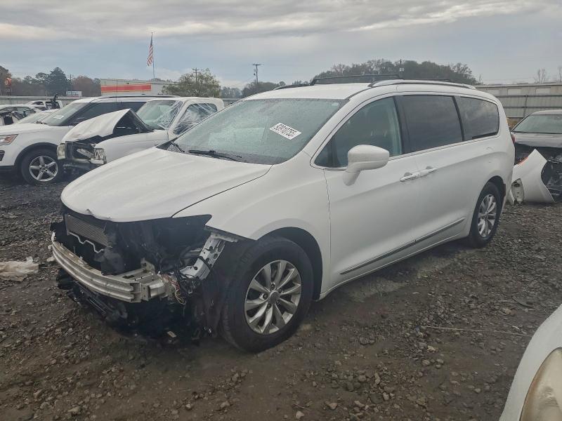 CHRYSLER PACIFICA T 2019 with VIN 2C4RC1BG3KR680726 - Photo from auction