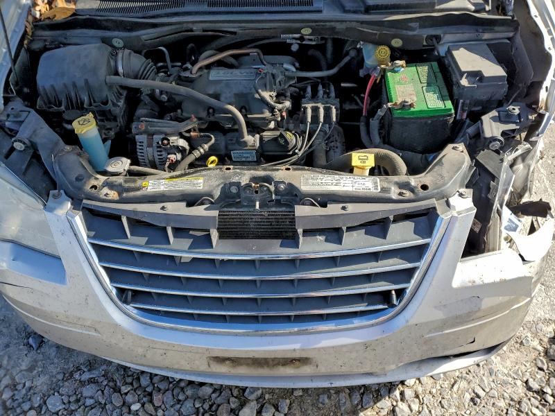 Photo 12 from auction – 2010 CHRYSLER TOWN & COU with VIN 2A4RR5D16AR132159