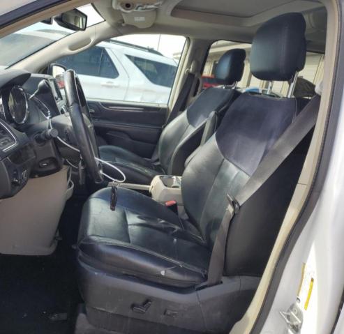 Photo 7 from auction – 2015 CHRYSLER TOWN & COU with VIN 2C4RC1GG8FR711032