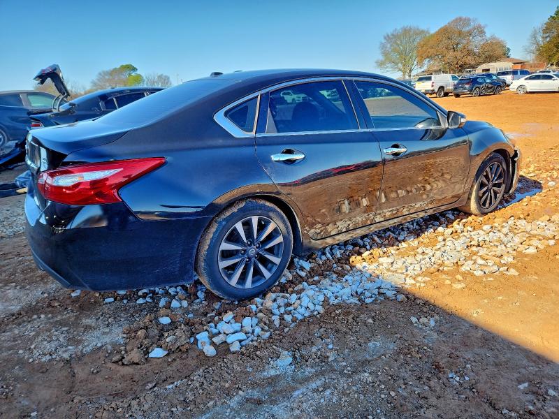 Photo 3 from auction – 2017 NISSAN ALTIMA 2.5 with VIN 1N4AL3AP2HC174032