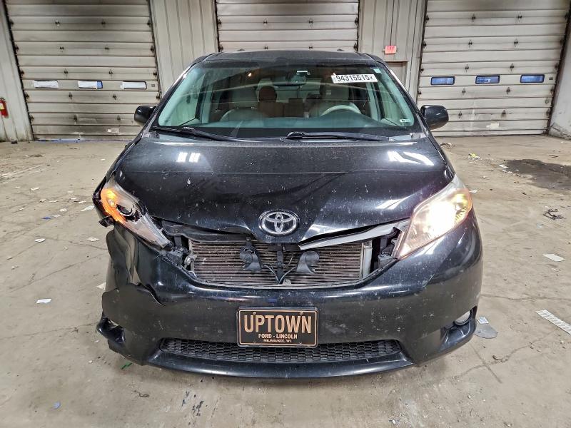 Photo 5 from auction – 2014 TOYOTA SIENNA XLE with VIN 5TDYK3DC5ES524249