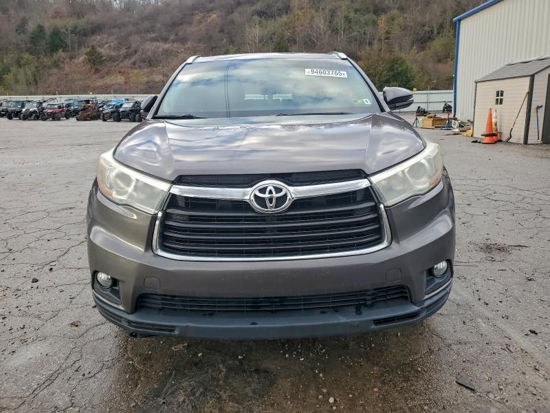 Photo 5 from auction – 2015 TOYOTA HIGHLANDER with VIN 5TDJKRFH9FS221313