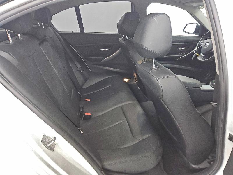 Photo 10 from auction – 2017 BMW 320 I with VIN WBA8E1G59HNU13624