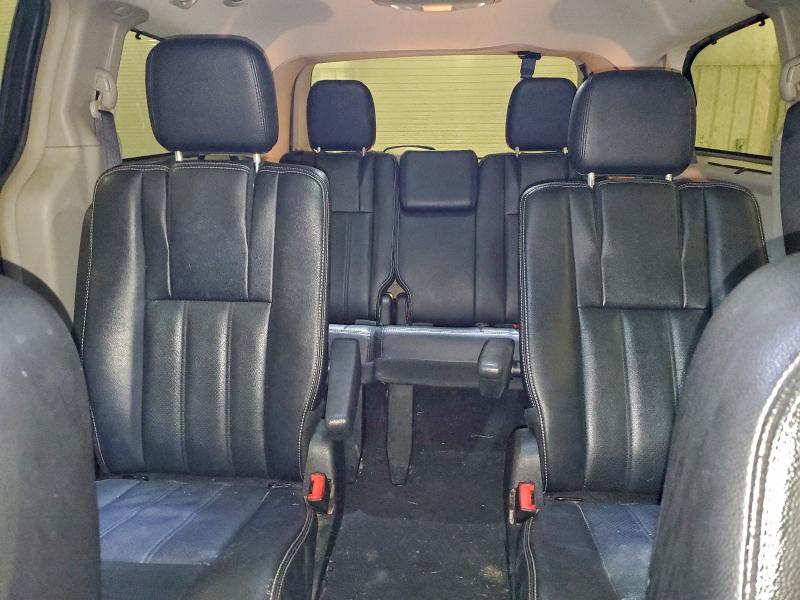 Photo 10 from auction – 2016 CHRYSLER TOWN & COU with VIN 2C4RC1CG9GR285407