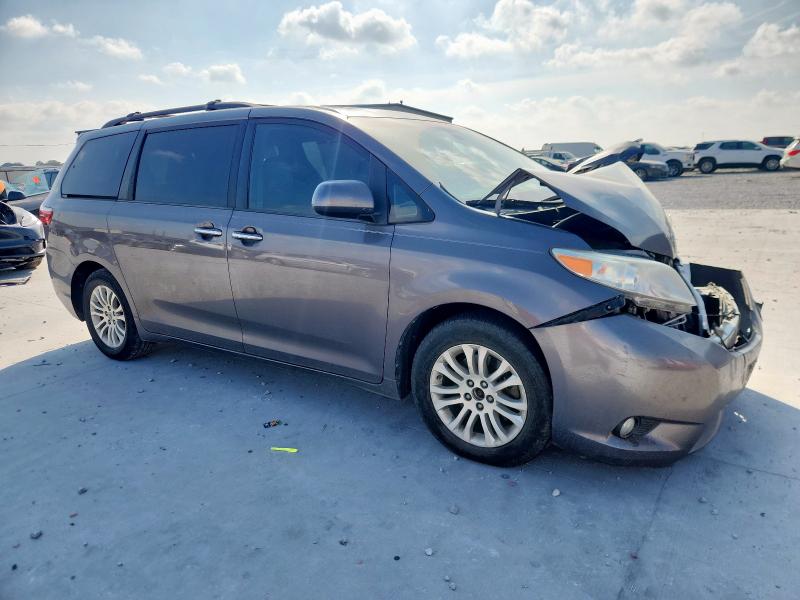 Photo 4 from auction – 2016 TOYOTA SIENNA with VIN 5TDYK3DC5GS705807