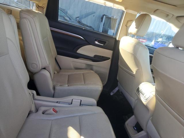 Photo 11 from auction – 2017 TOYOTA HIGHLANDER with VIN 5TDYZRFH8HS225205