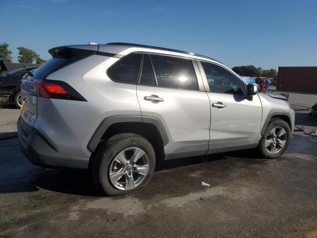 Photo 3 from auction – 2022 TOYOTA RAV4 XLE with VIN 2T3W1RFV2NC178124