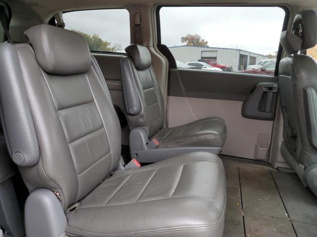 Photo 11 from auction – 2010 CHRYSLER TOWN & COU with VIN 2A4RR5D13AR337082