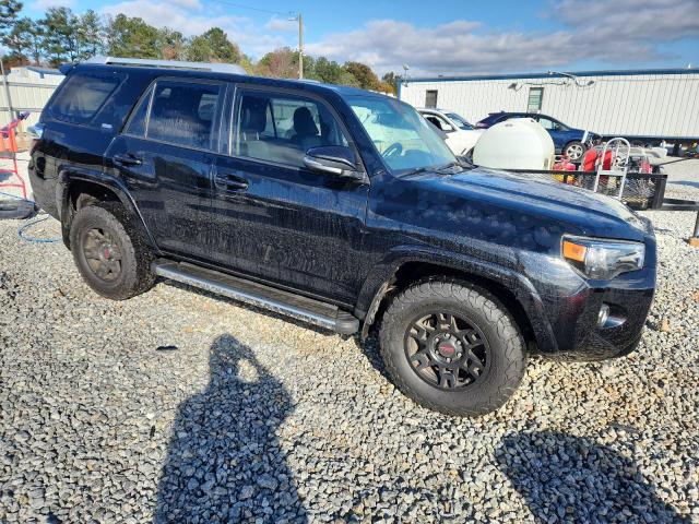 Photo 4 from auction – 2018 TOYOTA 4RUNNER SR with VIN JTEBU5JR4J5489820