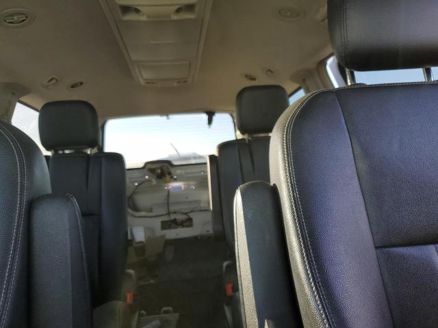 Photo 10 from auction – 2016 CHRYSLER TOWN & COU with VIN 2C4RC1BG4GR290242
