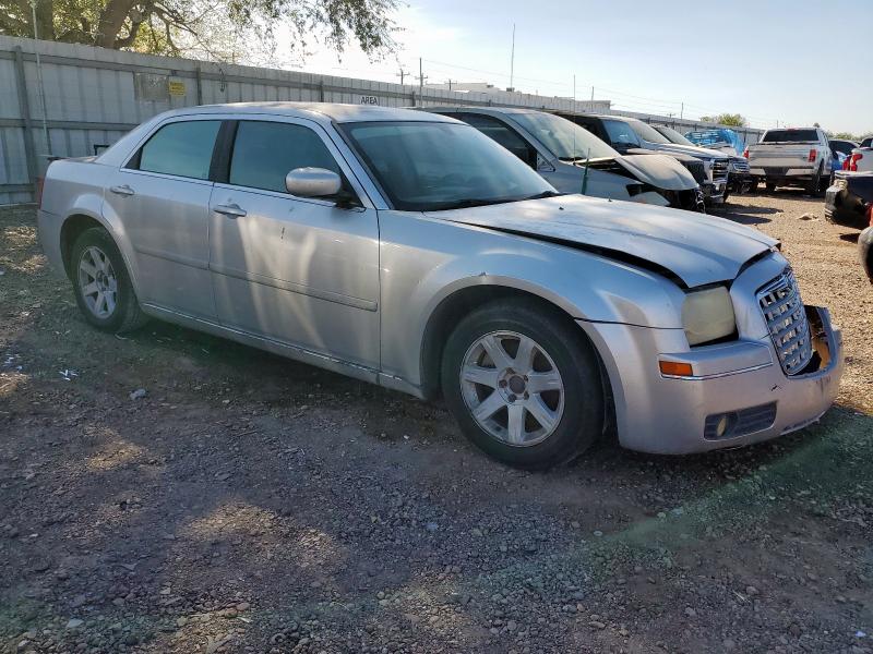 Photo 4 from auction – 2005 CHRYSLER 300 TOURIN with VIN 2C3JA53G65H108802