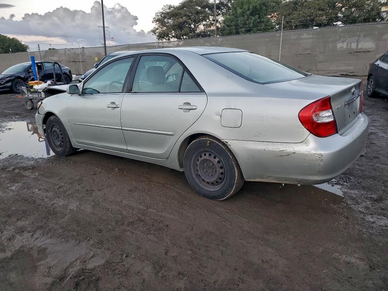 Photo 2 from auction – 2002 TOYOTA CAMRY LE with VIN JTDBE32KX20104976