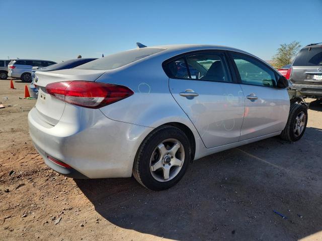 Photo 3 from auction – 2017 KIA FORTE LX with VIN 3KPFK4A78HE085776