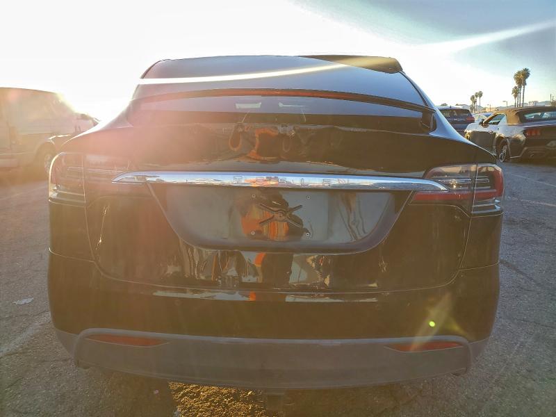 Photo 6 from auction – 2018 TESLA MODEL X with VIN 5YJXCBE21JF117889