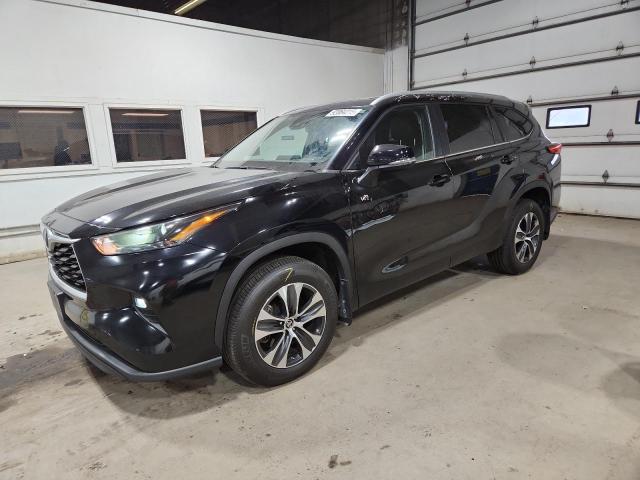 TOYOTA HIGHLANDER 2023 with VIN 5TDKDRBH2PS039930 - Photo from auction
