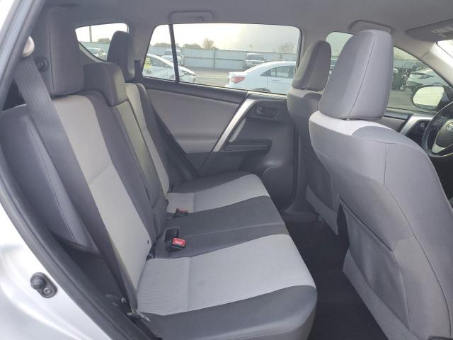Photo 11 from auction – 2015 TOYOTA RAV4 LE with VIN JTMBFREV6FJ049044