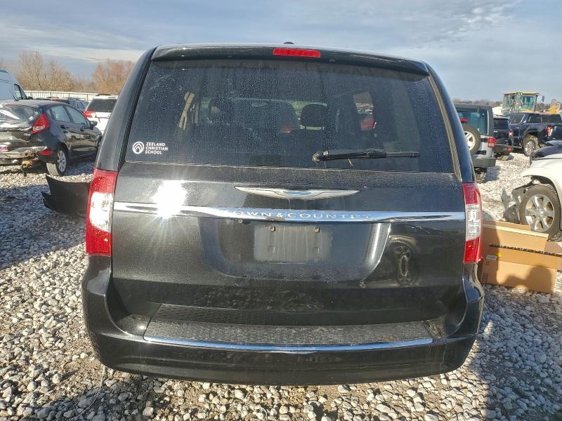 Photo 6 from auction – 2015 CHRYSLER TOWN & COU with VIN 2C4RC1BG4FR602431