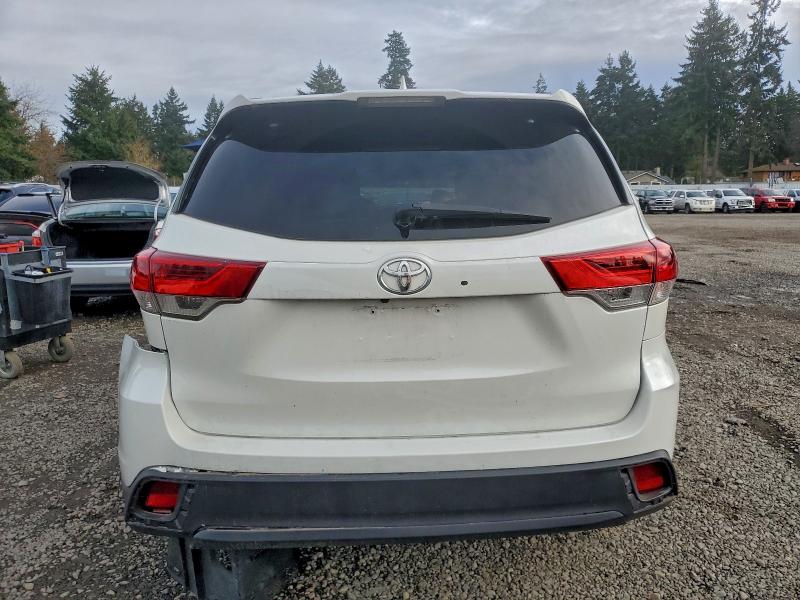 Photo 6 from auction – 2019 TOYOTA HIGHLANDER with VIN 5TDJZRFH4KS740629